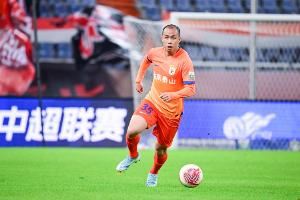 记者谈国足首发：黄政宇单后腰考验不小 塞鸟的位置定位是个看点