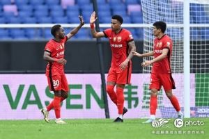 中超联赛第14轮，浙江俱乐部绿城2比2上海海港